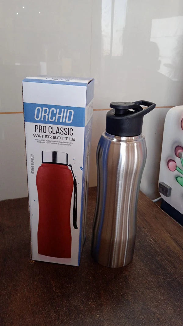 Stainless Steel Vacuum-Insulated Water Bottle – Keeps Drinks Hot & Cold